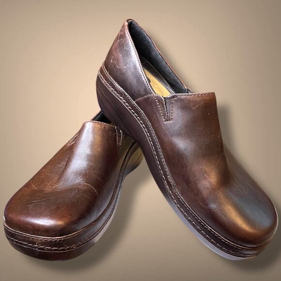 Women's 10 TIMBERLAND PRO Renova Slip Resistant Slip-On Brown Leather Clogs EUC - Picture 1 of 14